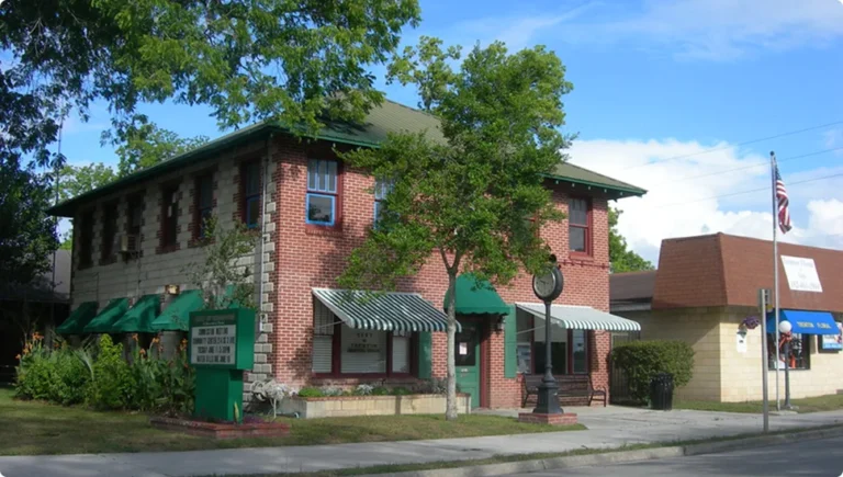 Living in Emerson, NJ (2025 Guide): Homes for Sale, Rentals, Weather & Zip Code Info