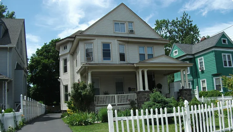 Where to Live in Englewood & Englewood Cliffs, NJ (2025): Real Estate, Rentals & Communities