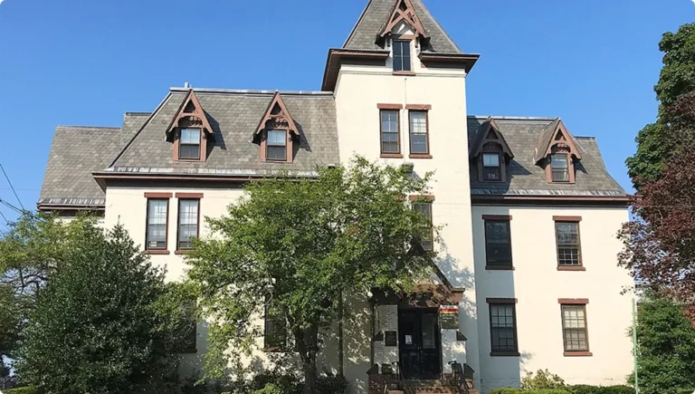 Living in Moonachie, NJ (2025): Homes for Sale, Real Estate Insights & Local Addresses