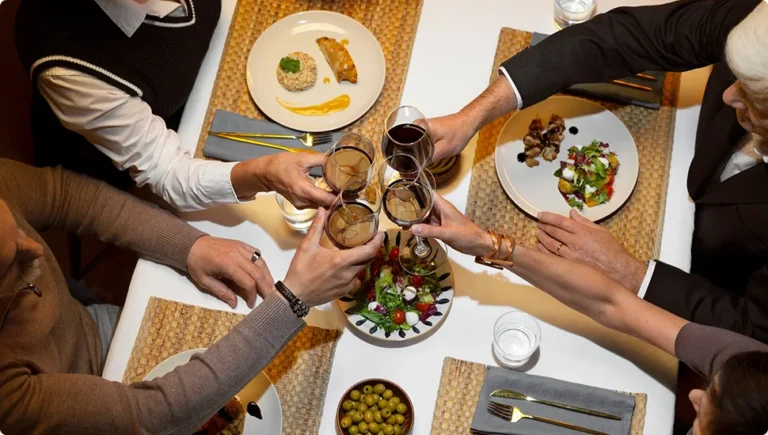 Where to Eat in Paramus, NJ (2025 Guide): Best Restaurants, Steakhouses, Cafés & Family Dining