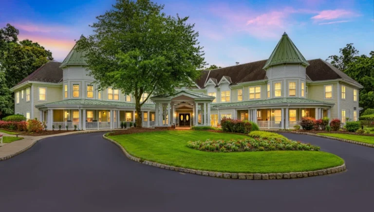 Living in Teaneck, NJ (2025 Guide): Neighborhoods, Schools, Dining & Daily Life