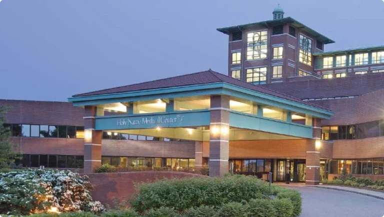 Healthcare & Education in Teaneck, NJ (2025): Hospitals, Clinics & Schools