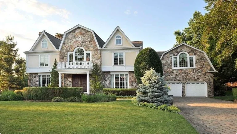 Living in Upper Saddle River, NJ (2025 Guide): Schools, Parks & Community Life