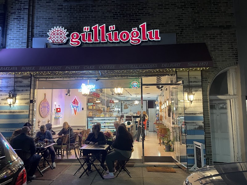 Güllüoğlu Baklava & Cafe