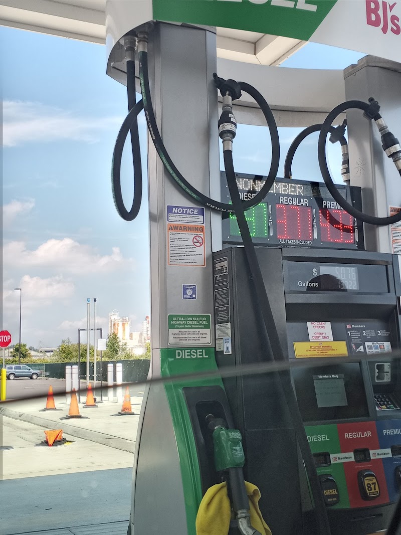 BJ's Gas Station
