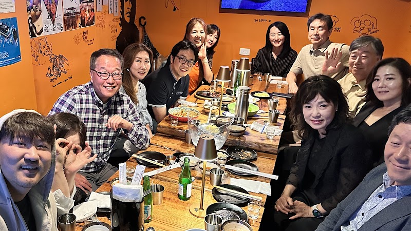 Woobi Pocha & Karaoke