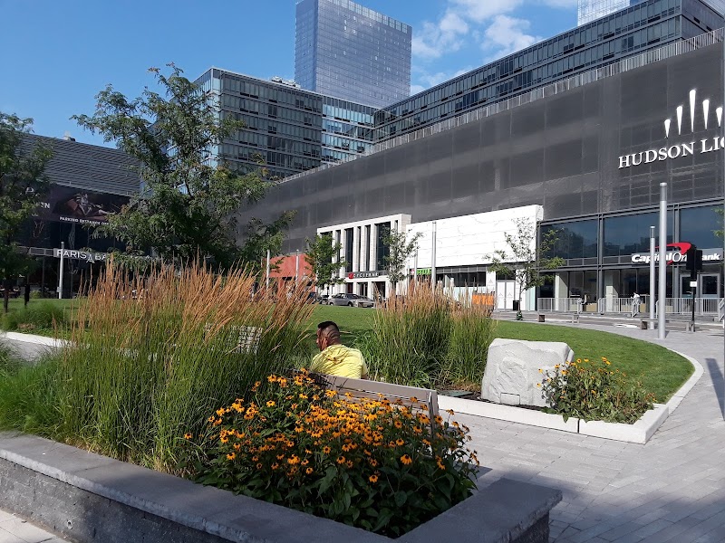 Oaktree Mall Shopping Center