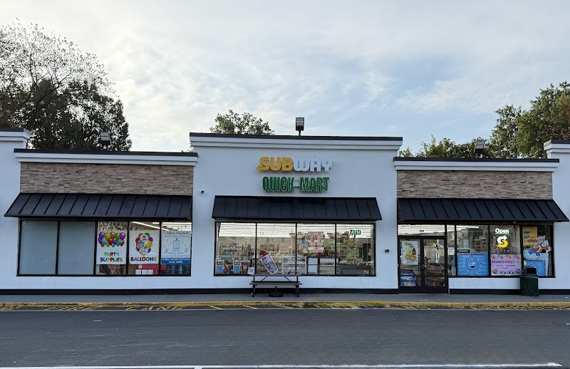 Quick Mart / Subway