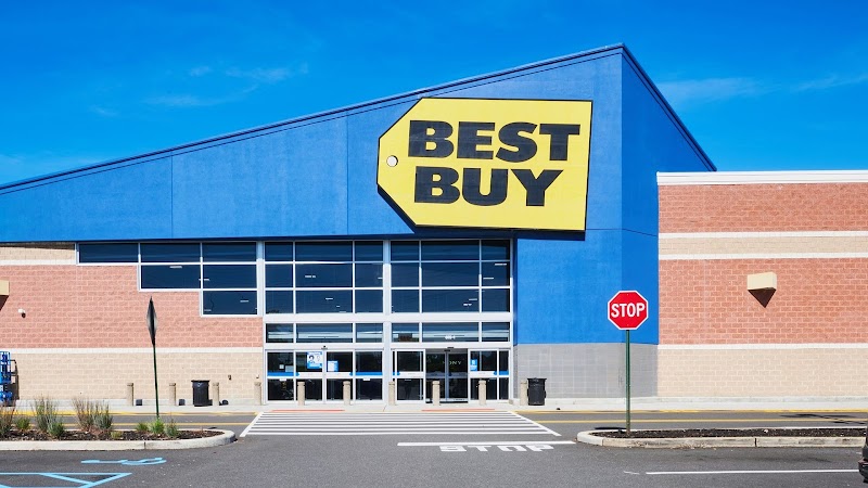 The Plaza at Woodbridge