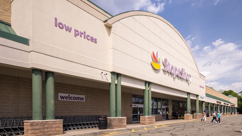 Carlstadt Commons