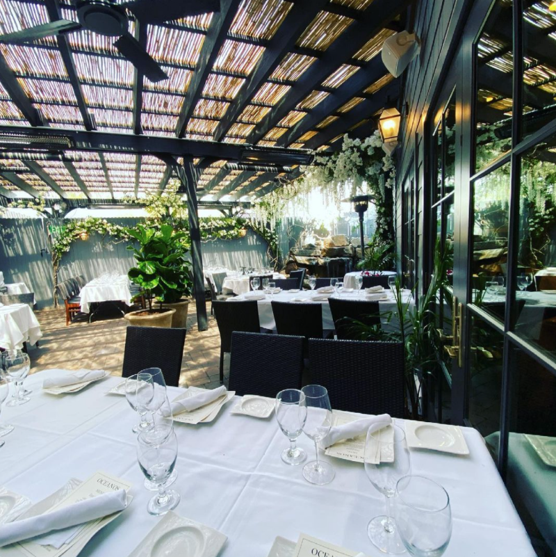 Oceanos Oyster Bar & Sea Grill