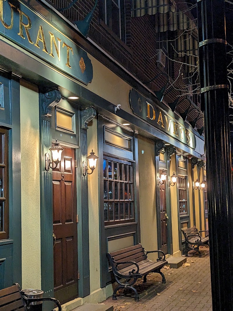 Davey's Irish Pub & Restaurant