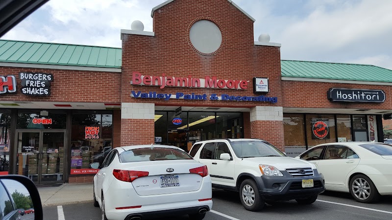 Benjamin Moore Paint Store: Valley Paint and Decorating Center