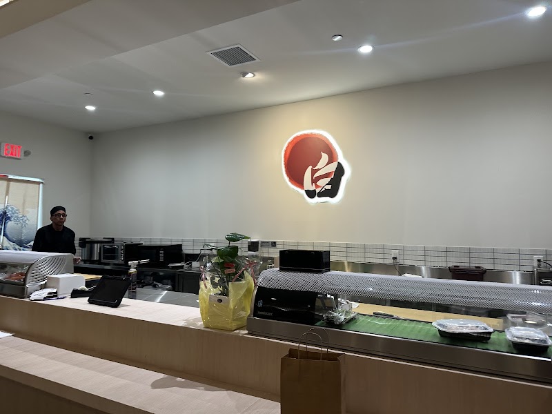 Shiro Sushi & Roll
