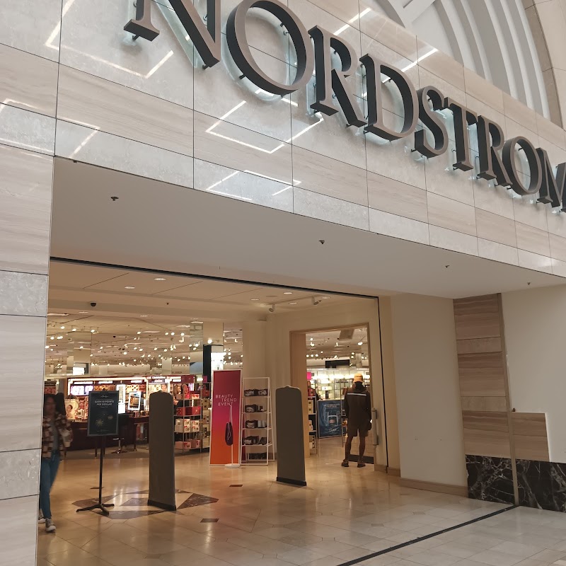 Paramus Plaza