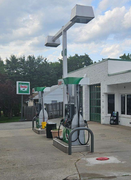 Sinclair Gas Station
